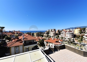 مناسبة للحصول على الجنسية التركية - فيلا واسعة - باطلالة بحر وموقع قريب من المركز -كاستل / الانيا 