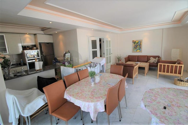 اطلالة بحر - مجمع فاخر - شقة مفروشة من تصميم 1+2 - في توسمور / الانيا 