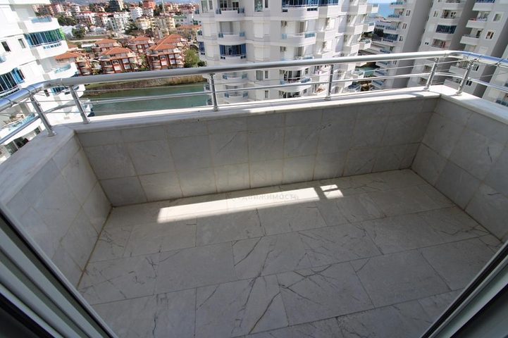 اطلالة بحر - مجمع فاخر - شقة مفروشة من تصميم 1+2 - في توسمور / الانيا 