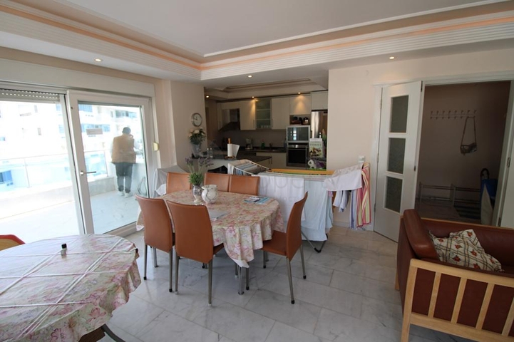 اطلالة بحر - مجمع فاخر - شقة مفروشة من تصميم 1+2 - في توسمور / الانيا 