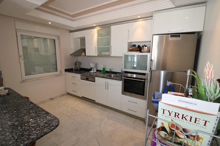 اطلالة بحر - مجمع فاخر - شقة مفروشة من تصميم 1+2 - في توسمور / الانيا 