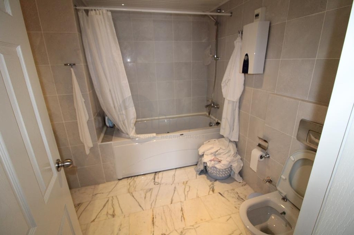 اطلالة بحر - مجمع فاخر - شقة مفروشة من تصميم 1+2 - في توسمور / الانيا 