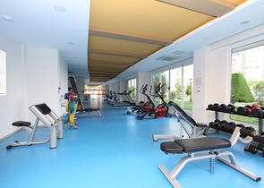 اطلالة بحر - مجمع فاخر - شقة مفروشة من تصميم 1+2 - في توسمور / الانيا 