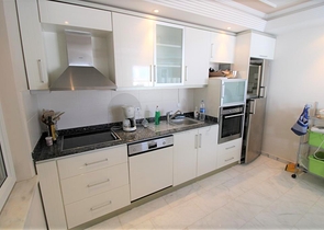 اطلالة بحر - مجمع فاخر - شقة مفروشة من تصميم 1+2 - في توسمور / الانيا 