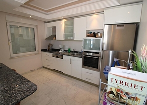 اطلالة بحر - مجمع فاخر - شقة مفروشة من تصميم 1+2 - في توسمور / الانيا 