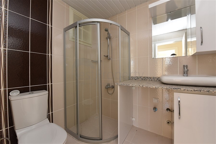 طابق مرتفع -شقة عائلية 1+2- بدون فرش - مجمع انيق - في مهموتلار / الانيا 