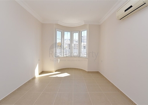 طابق مرتفع -شقة عائلية 1+2- بدون فرش - مجمع انيق - في مهموتلار / الانيا 