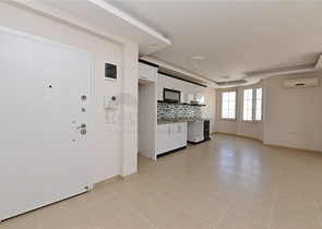 طابق مرتفع -شقة عائلية 1+2- بدون فرش - مجمع انيق - في مهموتلار / الانيا 