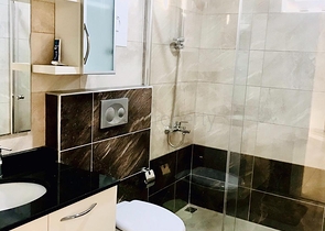 فرصة حقيقية - شقة مفروشة -ضمن مجمع فاخر - في افسلار / الانيا 