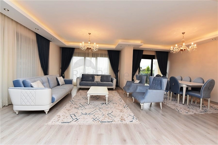 شقة عائلية واسعة - دوبلكس ارضية - 3 غرف وصالة -ضمن مجمع فاخر - في اوبا /الانيا 