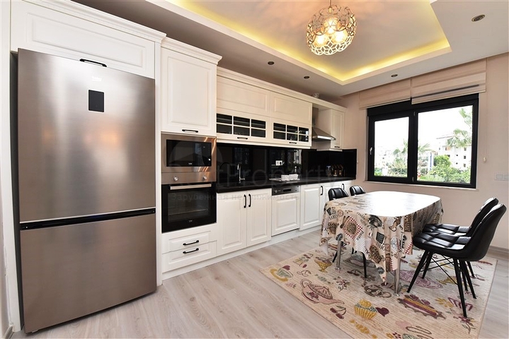 شقة عائلية واسعة - دوبلكس ارضية - 3 غرف وصالة -ضمن مجمع فاخر - في اوبا /الانيا 