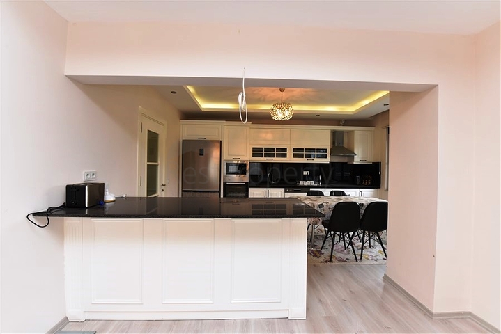 شقة عائلية واسعة - دوبلكس ارضية - 3 غرف وصالة -ضمن مجمع فاخر - في اوبا /الانيا 