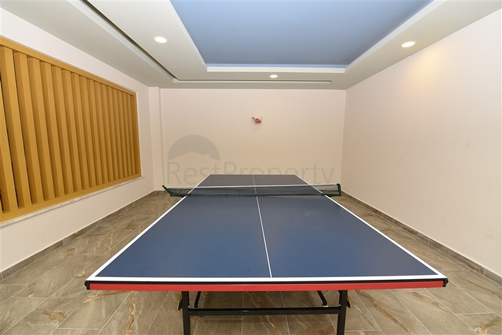 شقة عائلية واسعة - دوبلكس ارضية - 3 غرف وصالة -ضمن مجمع فاخر - في اوبا /الانيا 