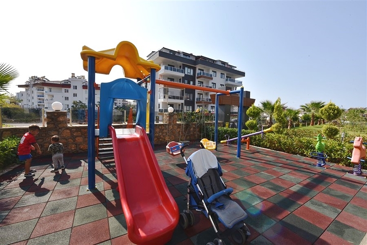 شقة عائلية واسعة - دوبلكس ارضية - 3 غرف وصالة -ضمن مجمع فاخر - في اوبا /الانيا 