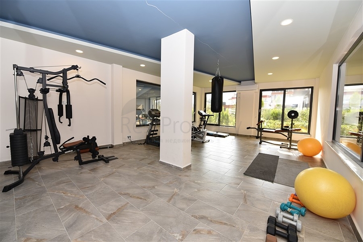 شقة عائلية واسعة - دوبلكس ارضية - 3 غرف وصالة -ضمن مجمع فاخر - في اوبا /الانيا 