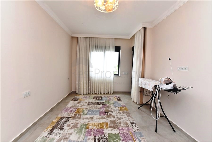 شقة عائلية واسعة - دوبلكس ارضية - 3 غرف وصالة -ضمن مجمع فاخر - في اوبا /الانيا 