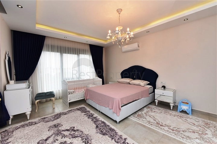 شقة عائلية واسعة - دوبلكس ارضية - 3 غرف وصالة -ضمن مجمع فاخر - في اوبا /الانيا 