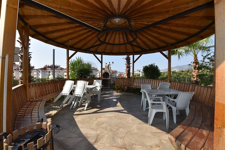 شقة عائلية واسعة - دوبلكس ارضية - 3 غرف وصالة -ضمن مجمع فاخر - في اوبا /الانيا 