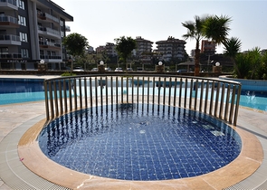 شقة عائلية واسعة - دوبلكس ارضية - 3 غرف وصالة -ضمن مجمع فاخر - في اوبا /الانيا 