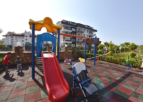 شقة عائلية واسعة - دوبلكس ارضية - 3 غرف وصالة -ضمن مجمع فاخر - في اوبا /الانيا 