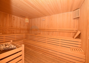 شقة عائلية واسعة - دوبلكس ارضية - 3 غرف وصالة -ضمن مجمع فاخر - في اوبا /الانيا 