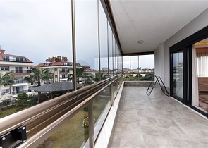 شقة عائلية واسعة - دوبلكس ارضية - 3 غرف وصالة -ضمن مجمع فاخر - في اوبا /الانيا 