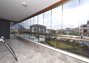 شقة عائلية واسعة - دوبلكس ارضية - 3 غرف وصالة -ضمن مجمع فاخر - في اوبا /الانيا 