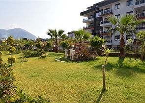 شقة عائلية واسعة - دوبلكس ارضية - 3 غرف وصالة -ضمن مجمع فاخر - في اوبا /الانيا 