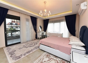 شقة عائلية واسعة - دوبلكس ارضية - 3 غرف وصالة -ضمن مجمع فاخر - في اوبا /الانيا 