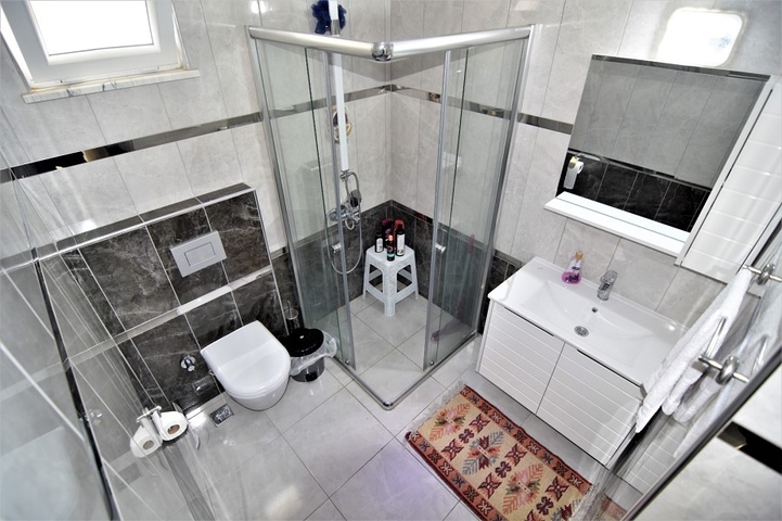 قريبة من المول - شقة 2 غرفة وصالة -مطبخ منفصل - في جيكجلي / الانيا 