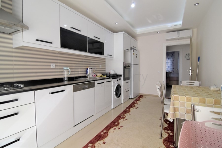 قريبة من المول - شقة 2 غرفة وصالة -مطبخ منفصل - في جيكجلي / الانيا 