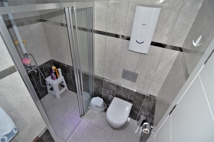 قريبة من المول - شقة 2 غرفة وصالة -مطبخ منفصل - في جيكجلي / الانيا 