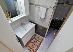 قريبة من المول - شقة 2 غرفة وصالة -مطبخ منفصل - في جيكجلي / الانيا 