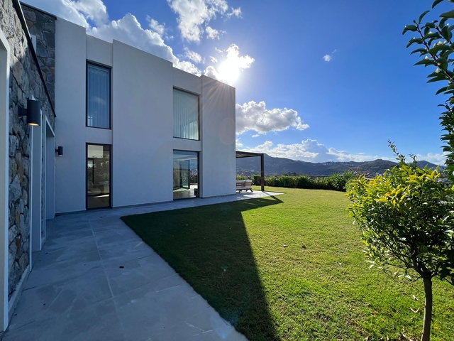 فلل فاخرة - اطلالة بحر - في بودروم 