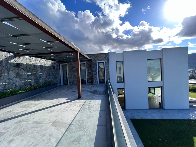 فلل فاخرة - اطلالة بحر - في بودروم 