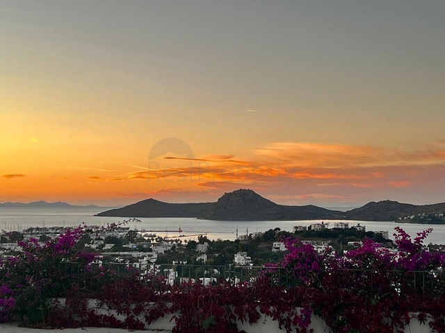 فلل فاخرة - اطلالة بحر - في بودروم 