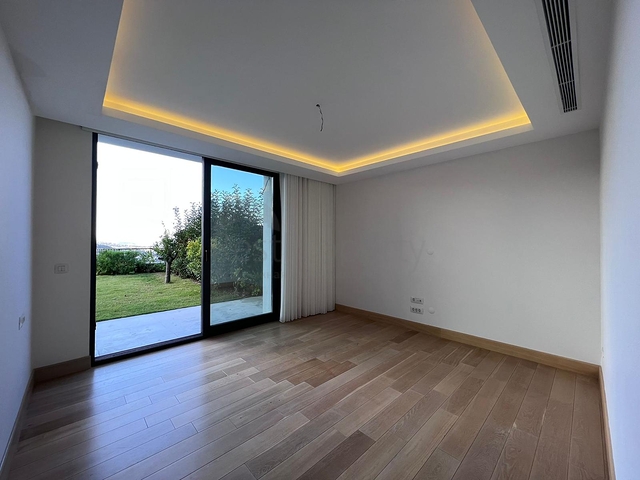 فلل فاخرة - اطلالة بحر - في بودروم 