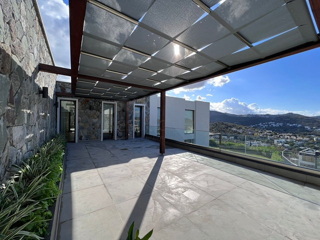 فلل فاخرة - اطلالة بحر - في بودروم 