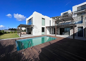 فلل فاخرة - اطلالة بحر - في بودروم 