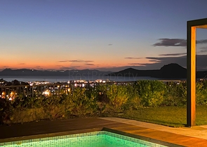 فلل فاخرة - اطلالة بحر - في بودروم 