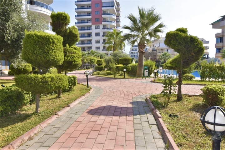 شقة عائلية واسعة - 4 غرف وصالة - ضمن مجمع سكني - في جيكجلي / الانيا 