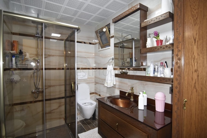 شقة عائلية واسعة - 4 غرف وصالة - ضمن مجمع سكني - في جيكجلي / الانيا 