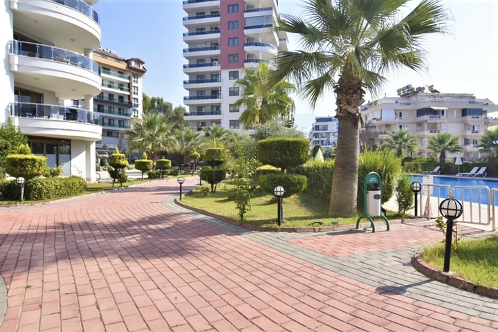 شقة عائلية واسعة - 4 غرف وصالة - ضمن مجمع سكني - في جيكجلي / الانيا 