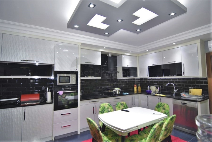 شقة عائلية واسعة - 4 غرف وصالة - ضمن مجمع سكني - في جيكجلي / الانيا 