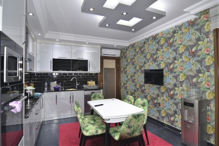 شقة عائلية واسعة - 4 غرف وصالة - ضمن مجمع سكني - في جيكجلي / الانيا 