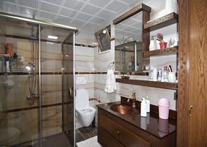 شقة عائلية واسعة - 4 غرف وصالة - ضمن مجمع سكني - في جيكجلي / الانيا 