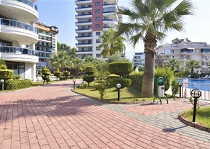 شقة عائلية واسعة - 4 غرف وصالة - ضمن مجمع سكني - في جيكجلي / الانيا 