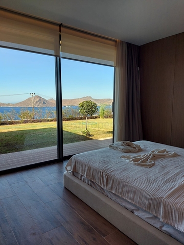 اطلالة بحرية ساحرة - فيلا فاخرة تصميم 5 غرف وصالة - في بودروم 