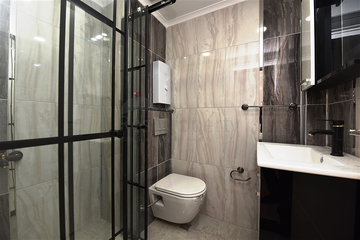 قريب من الشاطئ وضمن مركز المدينة -شقق قيد الانشاء في الانيا 