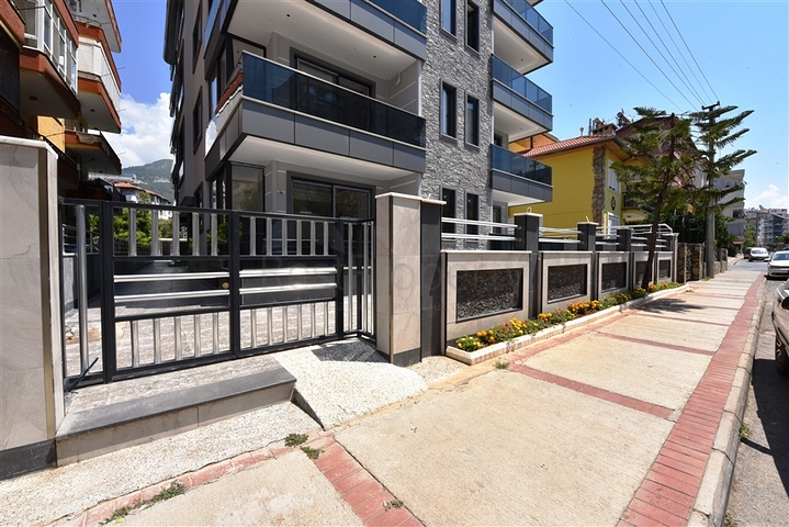 قريب من الشاطئ وضمن مركز المدينة -شقق قيد الانشاء في الانيا 